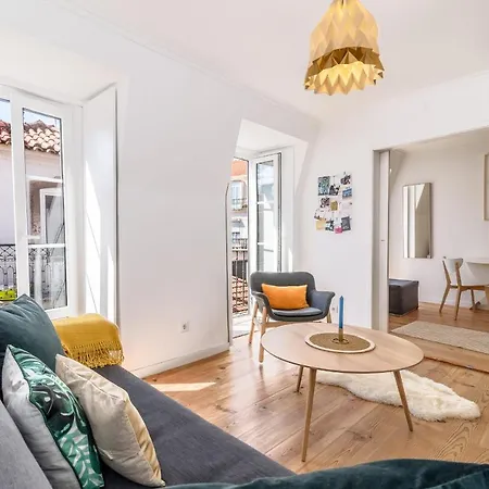 Minimalist Downtown With Balcony Apartment Lissabon