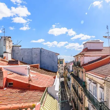 Minimalist Downtown With Balcony * Lissabon